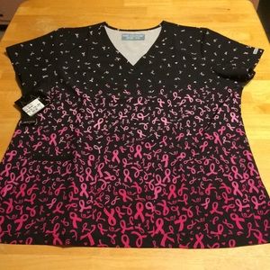 🎀 NWT - Scrub Top 🎀